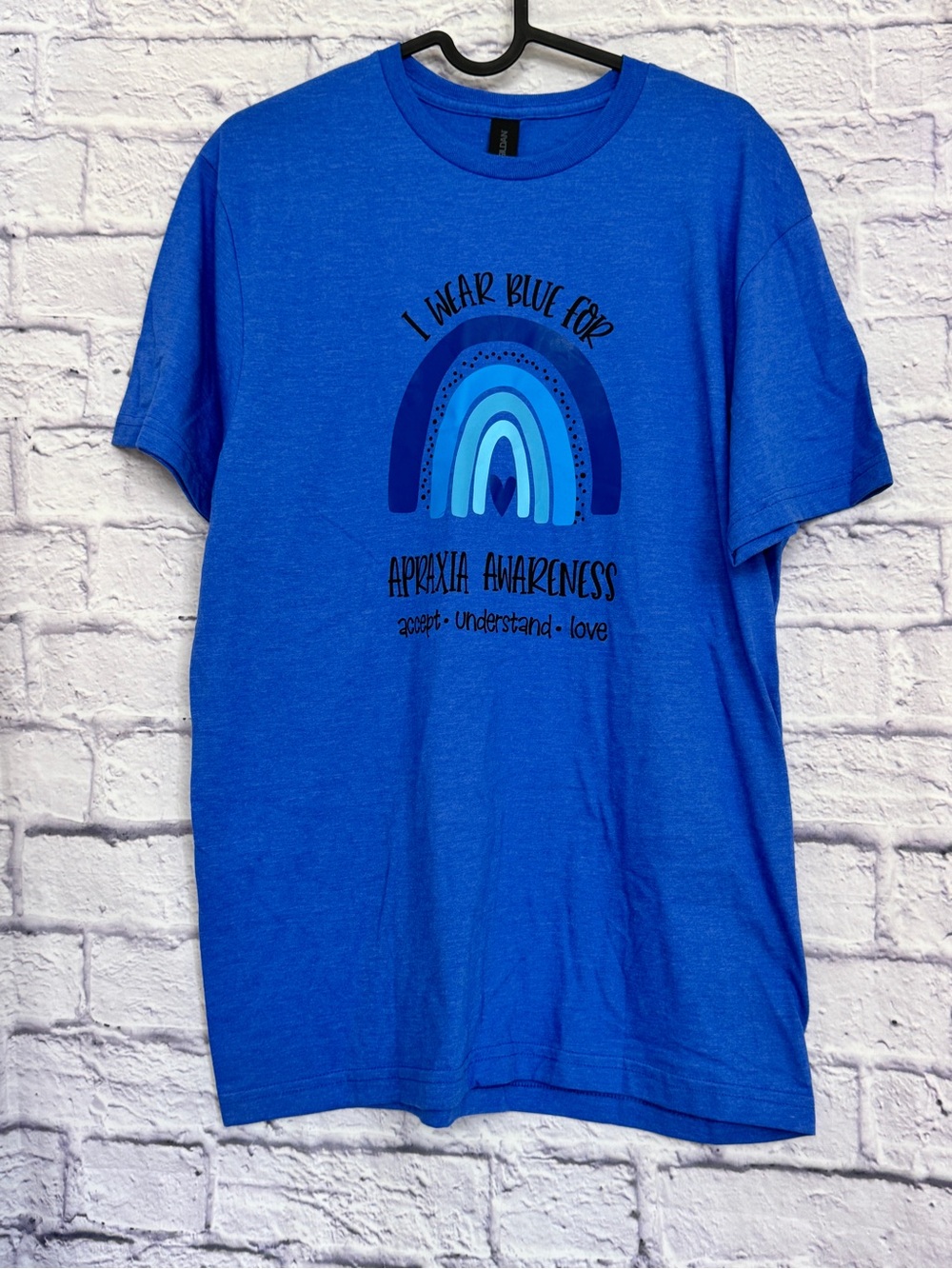 Gildan Blue Apraxia Awareness adult  T-Shirt size M